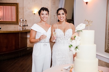 Brides-Cake-Table